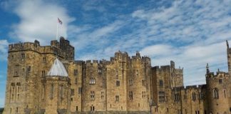 Vẻ đẹp của lâu đài Hogwarts Anh nổi tiếng trong bộ phim Harry Potter